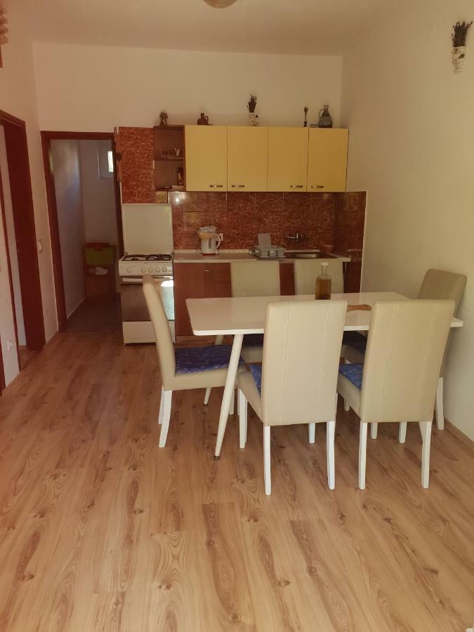 Apartman Nicolle Brzac Luaran gambar